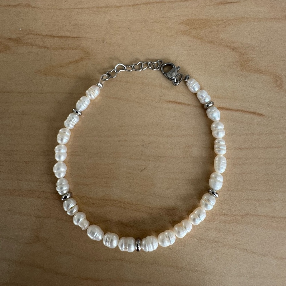 Brandy Melville White Pearl Bracelet with Silver Accents